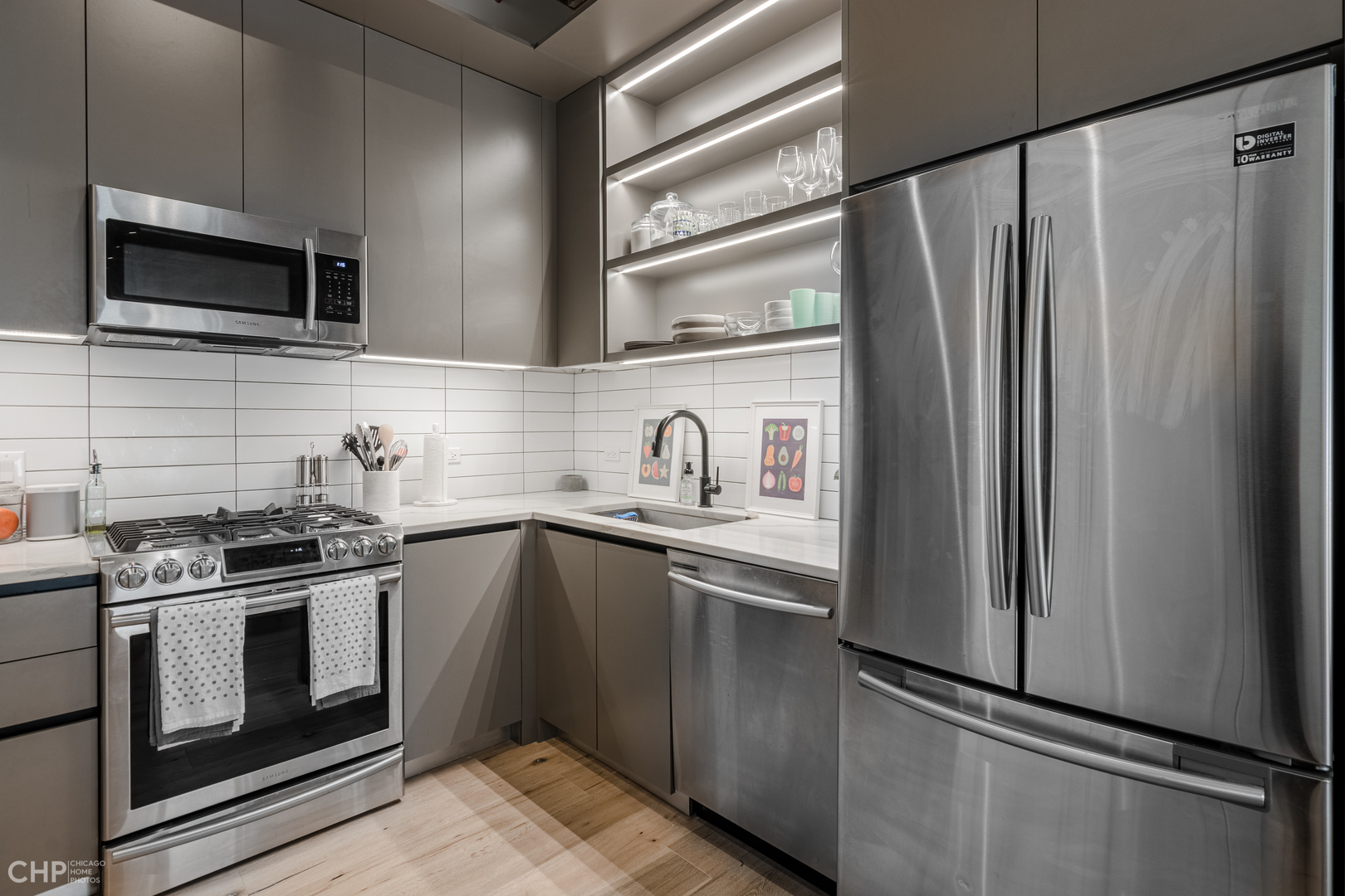 729 N Sangamon Street 206