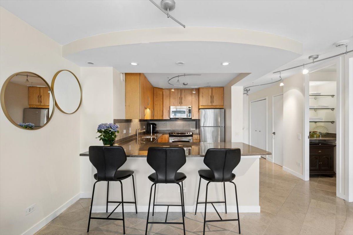 30 E Huron Street 5501