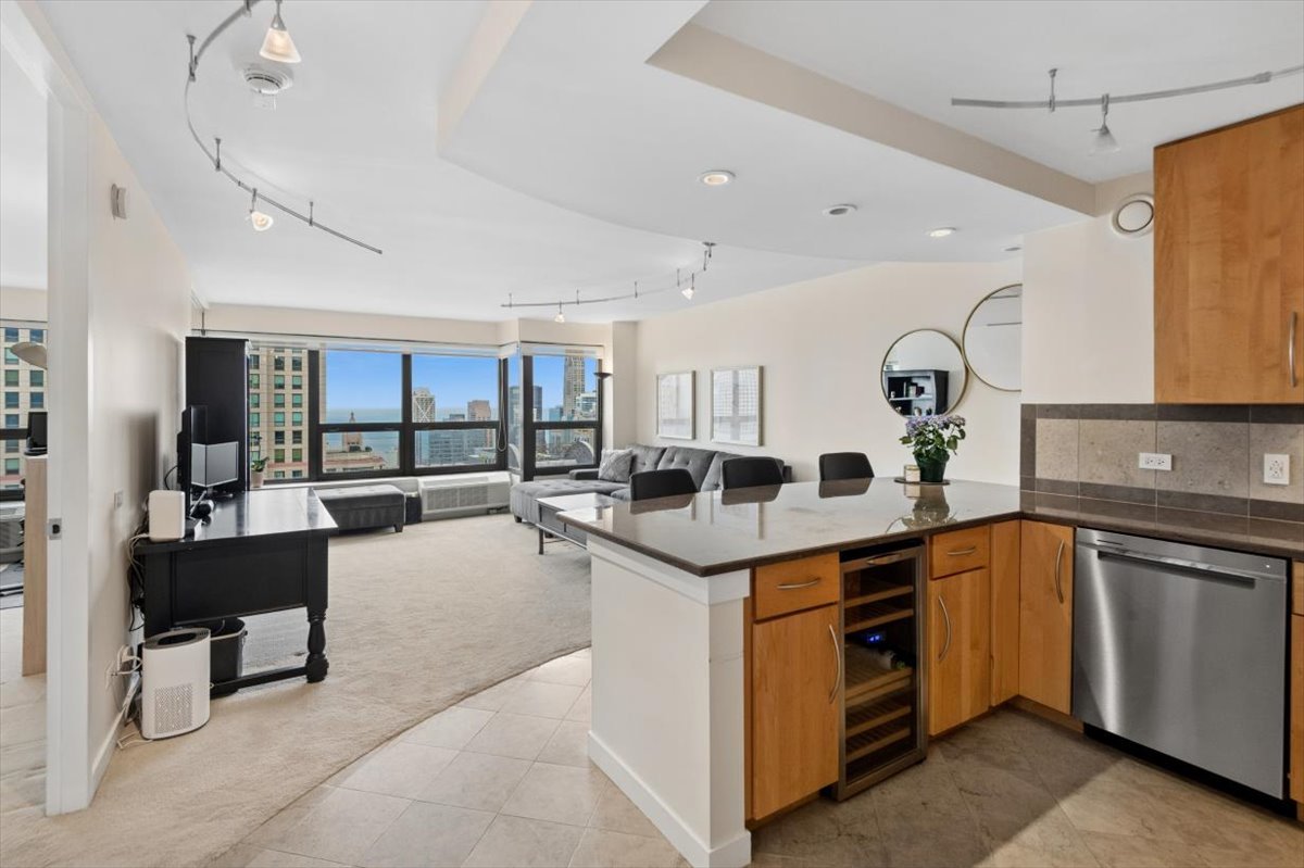 30 E Huron Street 5501