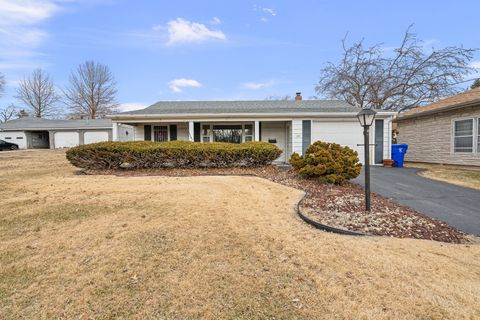 Photo of 124 E Mill Street, Kewanee, IL 61443 (MLS # 12580391)