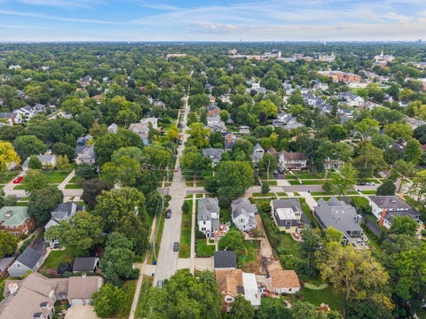 Tiny photo for 726 N Wheaton Avenue, Wheaton, IL 60187 (MLS # 12578979)
