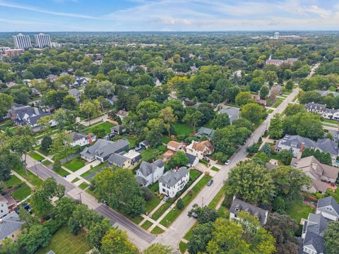 Tiny photo for 726 N Wheaton Avenue, Wheaton, IL 60187 (MLS # 12578979)