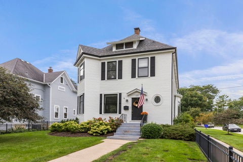 Tiny photo for 726 N Wheaton Avenue, Wheaton, IL 60187 (MLS # 12578979)