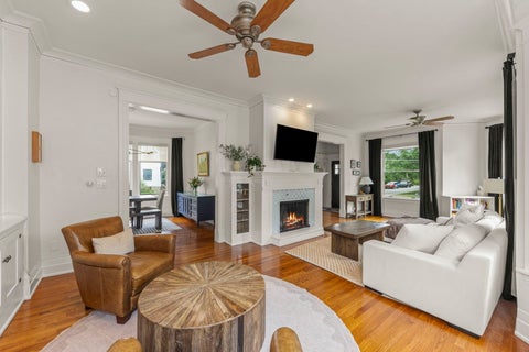 Tiny photo for 726 N Wheaton Avenue, Wheaton, IL 60187 (MLS # 12578979)