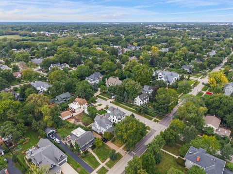 Tiny photo for 726 N Wheaton Avenue, Wheaton, IL 60187 (MLS # 12578979)