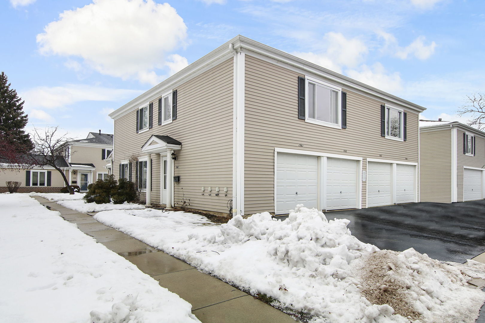 1561 Quaker Lane 109D
