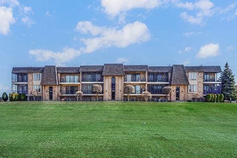 Tiny photo for 15702 Foxbend Court #1N, Orland Park, IL 60462 (MLS # 12587910)