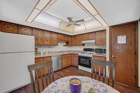 Tiny photo for 15702 Foxbend Court #1N, Orland Park, IL 60462 (MLS # 12587910)