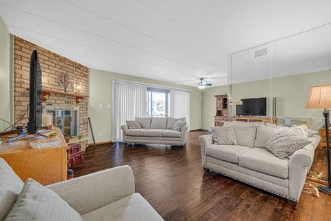 Tiny photo for 15702 Foxbend Court #1N, Orland Park, IL 60462 (MLS # 12587910)