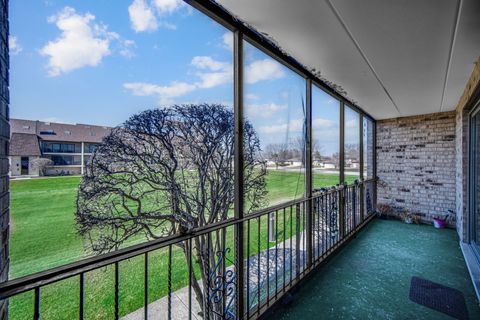 Tiny photo for 15702 Foxbend Court #1N, Orland Park, IL 60462 (MLS # 12587910)