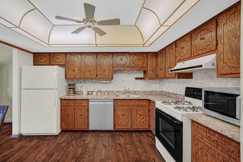 Tiny photo for 15702 Foxbend Court #1N, Orland Park, IL 60462 (MLS # 12587910)