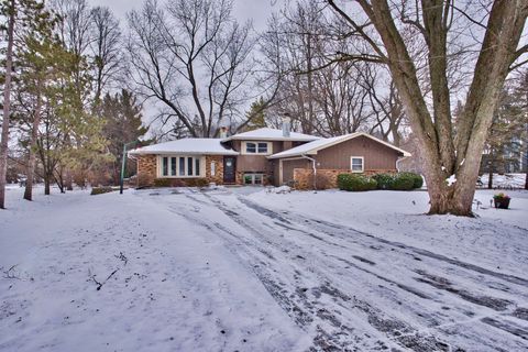 28W587 Leverenz Road Naperville IL 60564