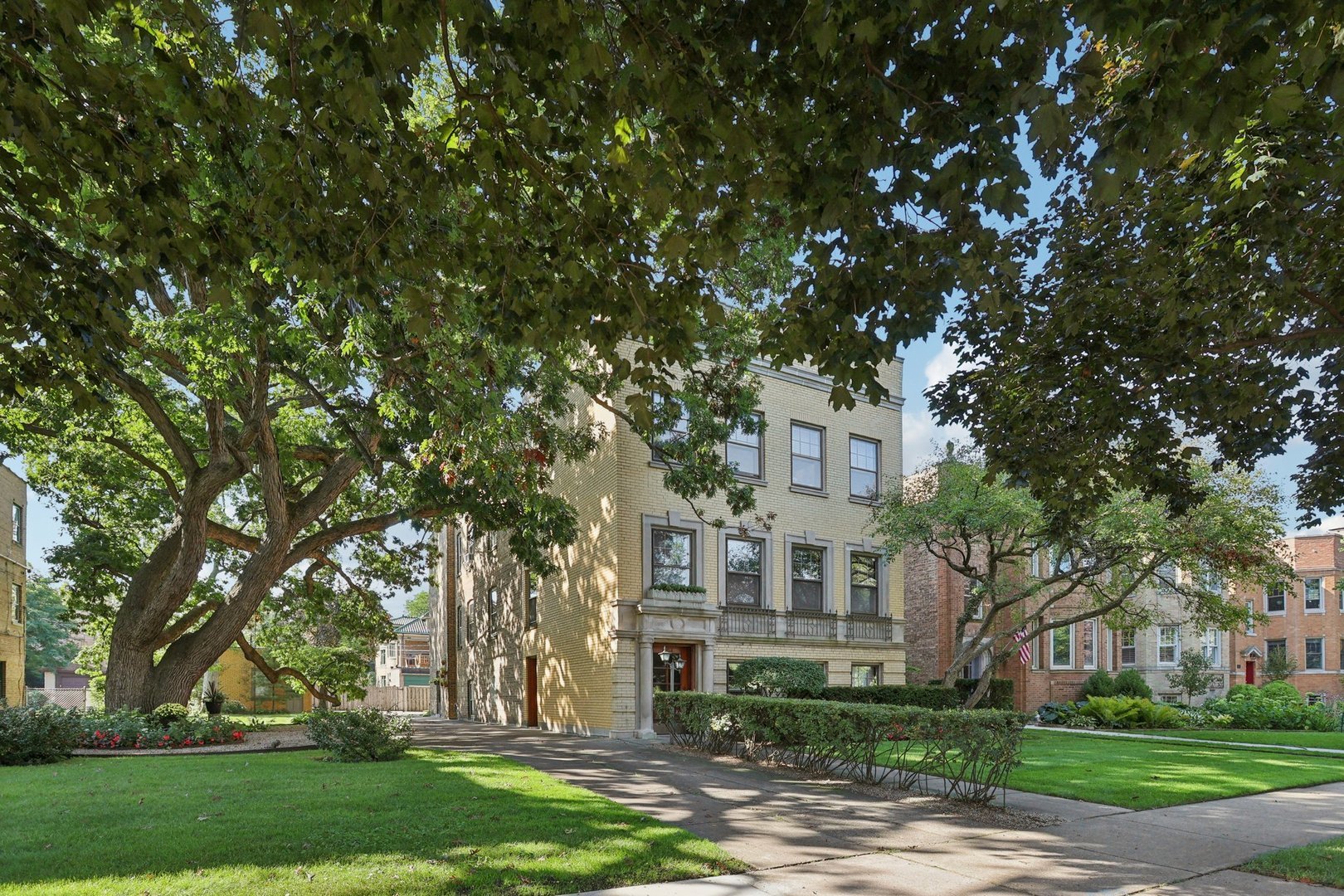 1104 Austin Street, Evanston, IL, 60202 2 1104 Austin Street