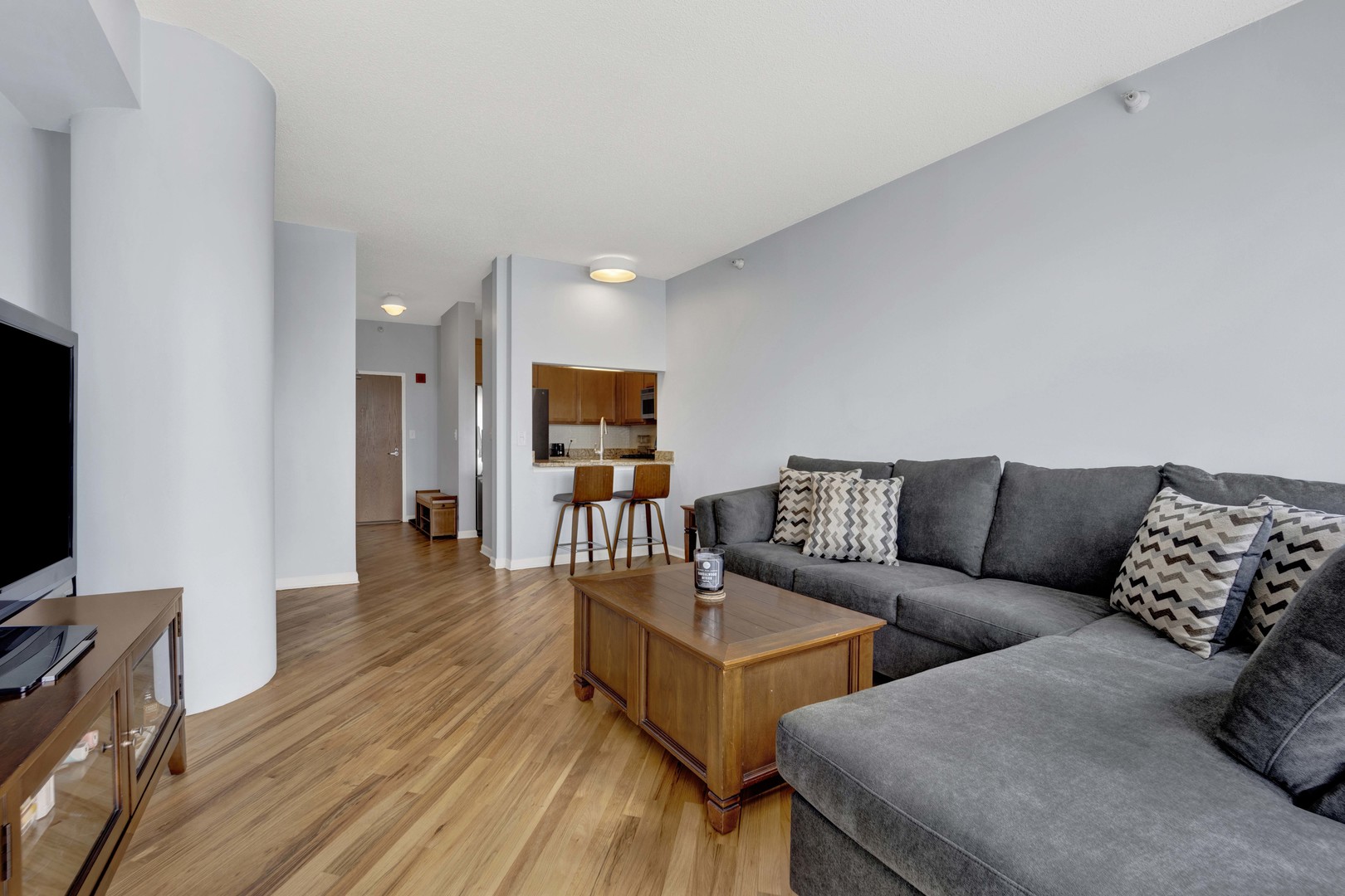 1717 S Prairie Avenue 608