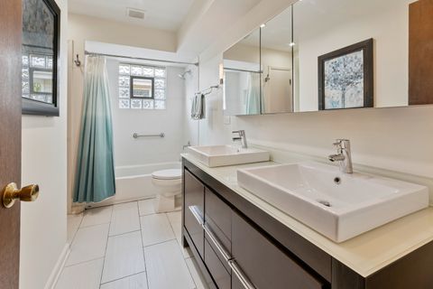 Tiny photo for 6955 N Dowagiac Avenue, Chicago, IL 60646 (MLS # 12490915)
