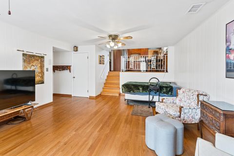 Tiny photo for 6955 N Dowagiac Avenue, Chicago, IL 60646 (MLS # 12490915)