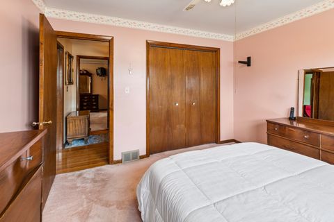Tiny photo for 6955 N Dowagiac Avenue, Chicago, IL 60646 (MLS # 12490915)