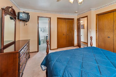 Tiny photo for 6955 N Dowagiac Avenue, Chicago, IL 60646 (MLS # 12490915)