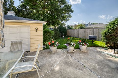 Tiny photo for 6955 N Dowagiac Avenue, Chicago, IL 60646 (MLS # 12490915)