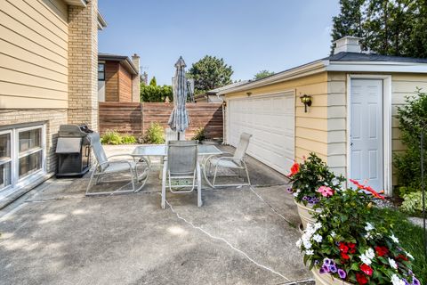 Tiny photo for 6955 N Dowagiac Avenue, Chicago, IL 60646 (MLS # 12490915)