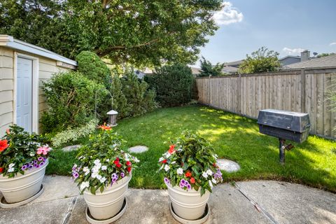 Tiny photo for 6955 N Dowagiac Avenue, Chicago, IL 60646 (MLS # 12490915)