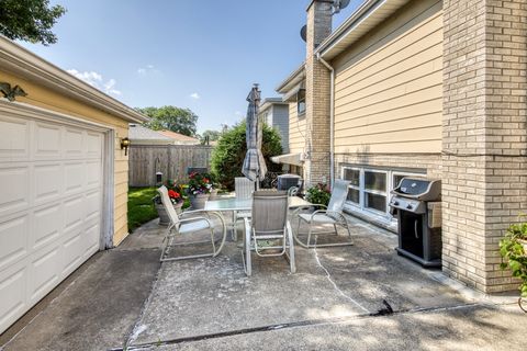 Tiny photo for 6955 N Dowagiac Avenue, Chicago, IL 60646 (MLS # 12490915)