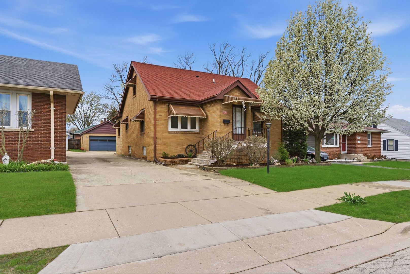 1115 Kelly Avenue