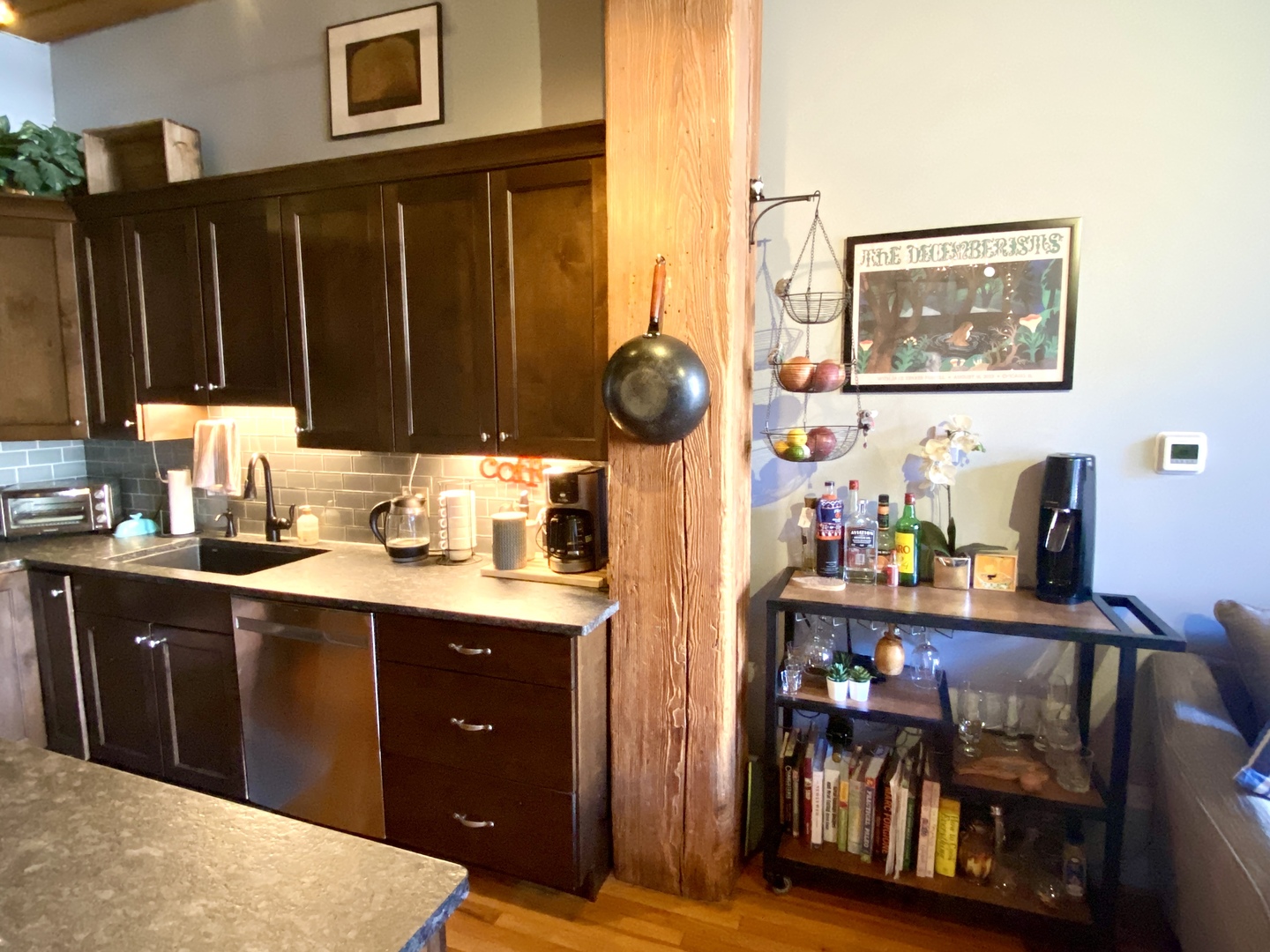 1250 W Van Buren Street 208