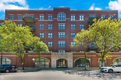 1301 W WASHINGTON Boulevard 305 Chicago IL 60607