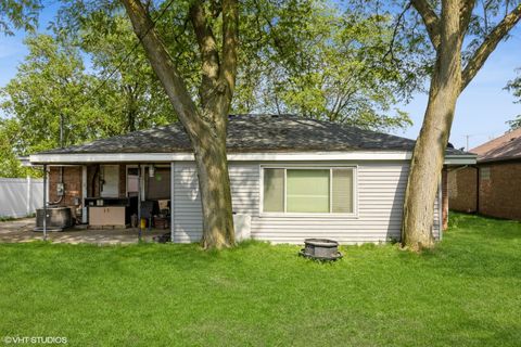 Tiny photo for 4340 Elm Avenue, Lyons, IL 60534 (MLS # 12399786)