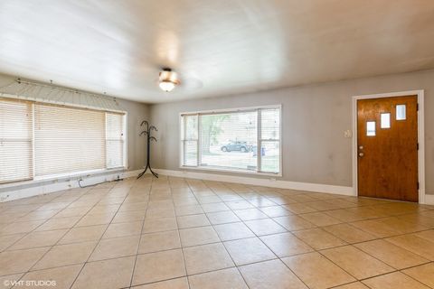 Tiny photo for 4340 Elm Avenue, Lyons, IL 60534 (MLS # 12399786)