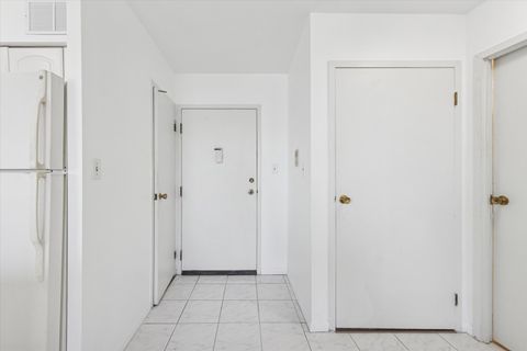 Tiny photo for 20 N Tower Road #12L, Oak Brook, IL 60523 (MLS # 12509156)