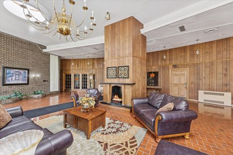 Tiny photo for 20 N Tower Road #12L, Oak Brook, IL 60523 (MLS # 12509156)