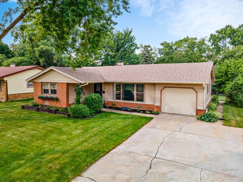 Tiny photo for 1130 Carswell Avenue, Elk Grove Village, IL 60007 (MLS # 12711230)