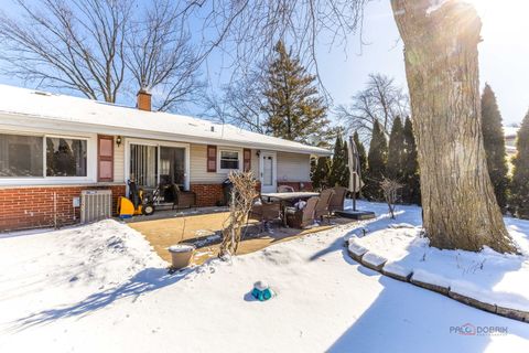 Tiny photo for 6 Forest Lane, Elk Grove Village, IL 60007 (MLS # 12556442)