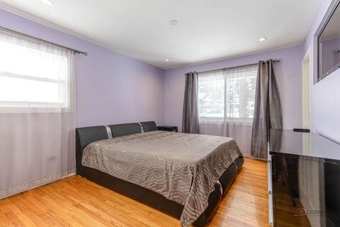 Tiny photo for 6 Forest Lane, Elk Grove Village, IL 60007 (MLS # 12556442)