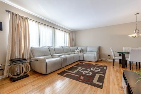 Tiny photo for 6 Forest Lane, Elk Grove Village, IL 60007 (MLS # 12556442)