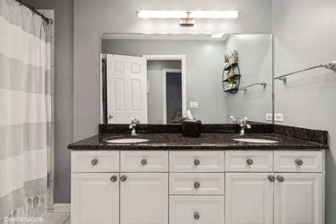 Tiny photo for 3233 N Racine Avenue #1, Chicago, IL 60657 (MLS # 12730163)
