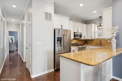 Tiny photo for 3233 N Racine Avenue #1, Chicago, IL 60657 (MLS # 12730163)
