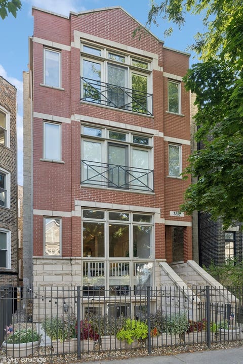 Photo of 3233 N Racine Avenue #1, Chicago, IL 60657 (MLS # 12730163)
