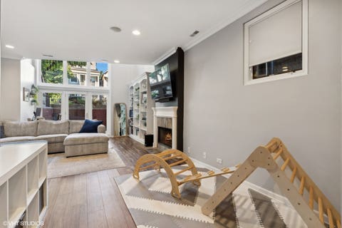 Tiny photo for 3233 N Racine Avenue #1, Chicago, IL 60657 (MLS # 12730163)