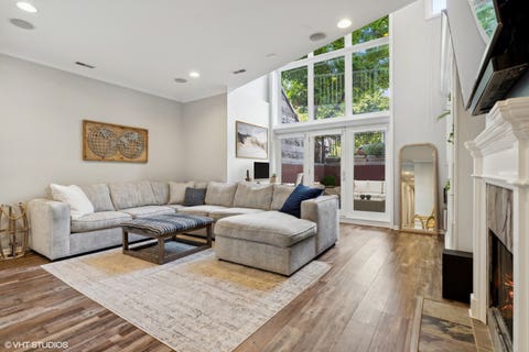 Tiny photo for 3233 N Racine Avenue #1, Chicago, IL 60657 (MLS # 12730163)