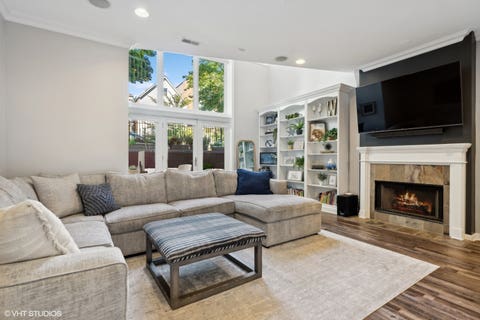 Tiny photo for 3233 N Racine Avenue #1, Chicago, IL 60657 (MLS # 12730163)