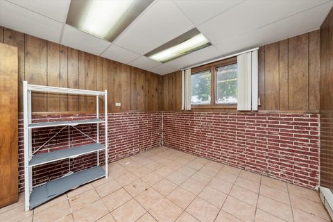 Tiny photo for 943 E 164th Court, South Holland, IL 60473 (MLS # 12547658)