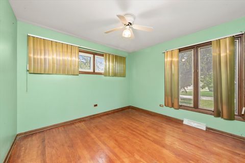 Tiny photo for 943 E 164th Court, South Holland, IL 60473 (MLS # 12547658)