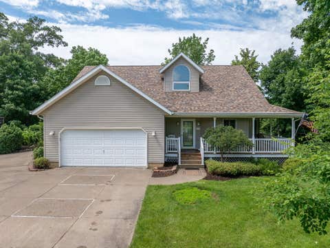 Tiny photo for 19 Quinn Court, Davenport, IA 52802 (MLS # 12682398)