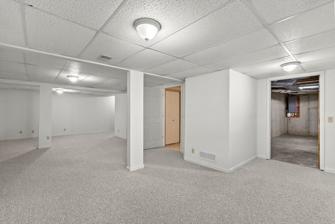 Tiny photo for 19 Quinn Court, Davenport, IA 52802 (MLS # 12682398)