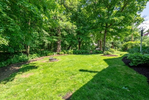 Tiny photo for 19 Quinn Court, Davenport, IA 52802 (MLS # 12682398)