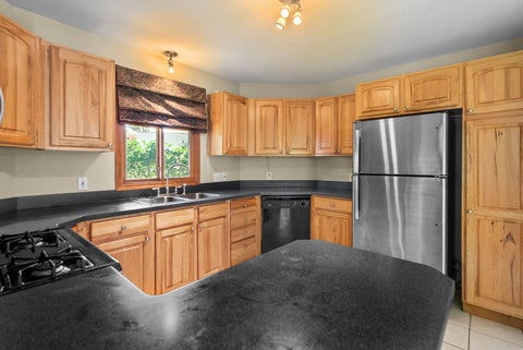 Tiny photo for 19 Quinn Court, Davenport, IA 52802 (MLS # 12682398)