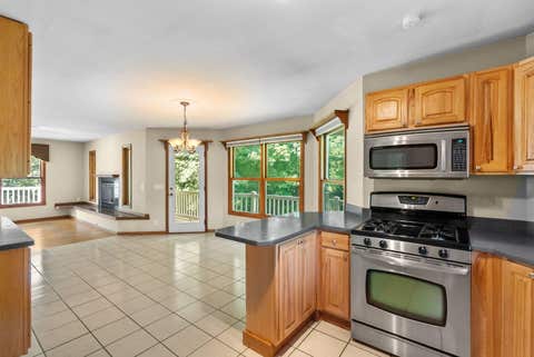 Tiny photo for 19 Quinn Court, Davenport, IA 52802 (MLS # 12682398)